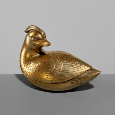 Lot 293 - A FINE LACQUER KOGO (INCENSE BOX) AND COVER OF A MANDARIN DUCK (OSHIDORI)