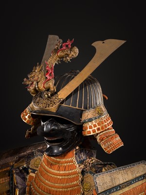 Lot 112 - A FINE GOLD-LACQUERED NUINOBE NIMAI DO GUSOKU (ARMOR) WITH A SUJIBACHI KABUTO AND RESSEI MENPO