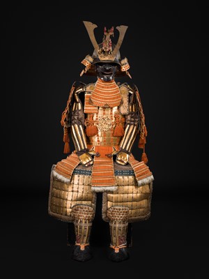Lot 112 - A FINE GOLD-LACQUERED NUINOBE NIMAI DO GUSOKU (ARMOR) WITH A SUJIBACHI KABUTO AND RESSEI MENPO