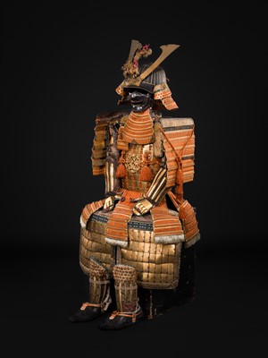 Lot 112 - A FINE GOLD-LACQUERED NUINOBE NIMAI DO GUSOKU (ARMOR) WITH A SUJIBACHI KABUTO AND RESSEI MENPO