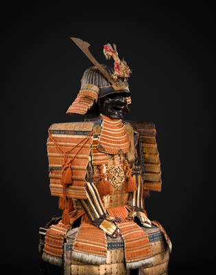 Lot 112 - A FINE GOLD-LACQUERED NUINOBE NIMAI DO GUSOKU (ARMOR) WITH A SUJIBACHI KABUTO AND RESSEI MENPO