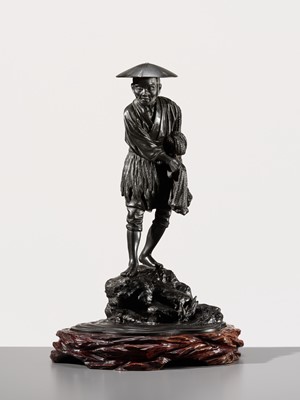 Lot 34 - YOSHITANI: A LARGE TOKYO SCHOOL BRONZE OKIMONO OF A FISHERMAN