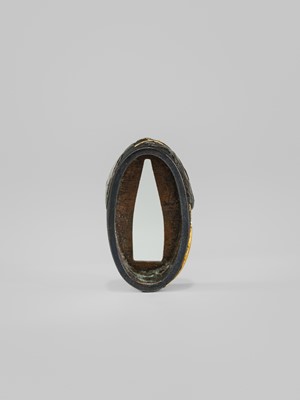 Lot 593 - SUZUKI HIROTSUGU: A SUPERB ISHIGURO SCHOOL ‘AQUATIC LIFE’ MITOKOROMONO SET (KOZUKA, FUCHI, AND KASHIRA)