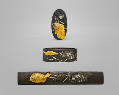 Lot 593 - SUZUKI HIROTSUGU: A SUPERB ISHIGURO SCHOOL ‘AQUATIC LIFE’ MITOKOROMONO SET (KOZUKA, FUCHI, AND KASHIRA)