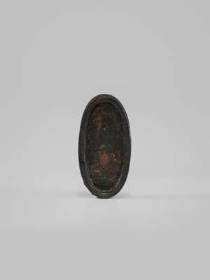 Lot 593 - SUZUKI HIROTSUGU: A SUPERB ISHIGURO SCHOOL ‘AQUATIC LIFE’ MITOKOROMONO SET (KOZUKA, FUCHI, AND KASHIRA)