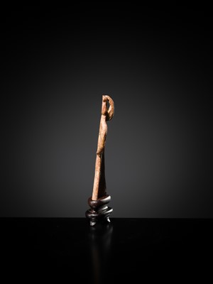 Lot 111 - A RARE MINIATURE BONE FIGURE OF A DANCER, LATE SHANG TO WESTERN ZHOU DYNASTY, CIRCA 1200–771 BC