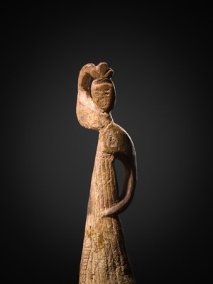 Lot 111 - A RARE MINIATURE BONE FIGURE OF A DANCER, LATE SHANG TO WESTERN ZHOU DYNASTY, CIRCA 1200–771 BC