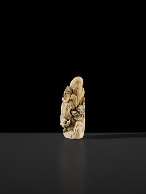 Lot 112 - A RARE KYOTO SCHOOL MARINE TOOTH NETSUKE OF A DRAGON AND TIGER