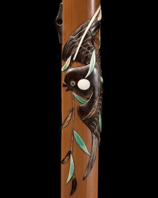 Lot 72 - HASEGAWA IKKO: A SUPERB AND LARGE INLAID BAMBOO KISERUZUTSU (PIPE CASE) DEPICTING A SPARROW AND FOLIAGE