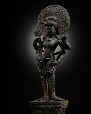 Lot 430 - A RARE BRONZE FIGURE OF THE STANDING SHIVA WITH HIS TRIDENT, 8TH–10TH CENTURY