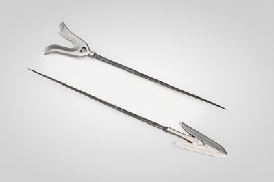 Lot 1380 - A HORN AND SILVER-ALLOY REPOUSSÉ DAGGER (GOLOK OR PEDANG), 19TH CENTURY