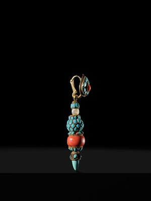 A GOLD, PEARL, TURQUOISE, AND CORAL OFFICIAL'S EARRING, SOCHI, 19TH CENTURY