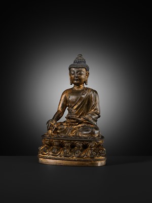 Lot 60 - A GILT-LACQUERED BRONZE FIGURE OF THE MEDICINE BUDDHA, BHAISHAJYAGURU, MING DYNASTY