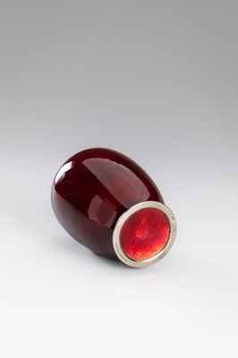 Lot 171 - YAMAMOTO: A PAIR OF OXBLOOD GINBARI CLOISONNÉ VASES