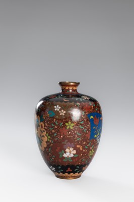 Lot 1549 - A FINE PAIR OF CLOISONNÉ VASES WITH FLOWERS