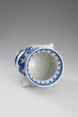 Lot 220 - KAWAMOTO MASUKICHI: A PAIR OF FINE SETO BLUE AND WHITE PORCELAIN VASES