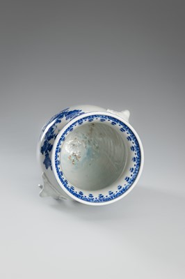 Lot 220 - KAWAMOTO MASUKICHI: A PAIR OF FINE SETO BLUE AND WHITE PORCELAIN VASES