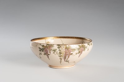 Lot 212 - A GROUP LOT WITH A SIGNED SATSUMA EARTHENWARE DISH AND BOWL