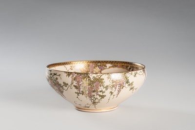 Lot 212 - A GROUP LOT WITH A SIGNED SATSUMA EARTHENWARE DISH AND BOWL