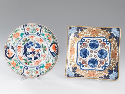 Lot 192 - A LOT WITH TWO IMARI PORCELAIN DISHES