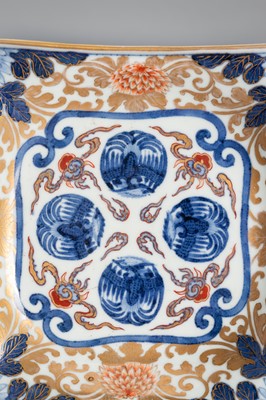 Lot 1578 - A LOT WITH TWO IMARI PORCELAIN DISHES