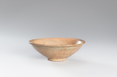 Lot 187 - A LOT WITH THREE CERAMIC BOWLS