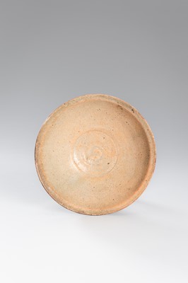 Lot 187 - A LOT WITH THREE CERAMIC BOWLS