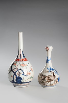Lot 1577 - A GROUP LOT WITH AN IMARI AND A HIZEN TOKKURI BOTTLE VASES