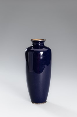 Lot 165 - A MIDNIGHT-BLUE CLOISONNÉ VASE WITH SPARROWS AND SAKURA BLOSSOMS