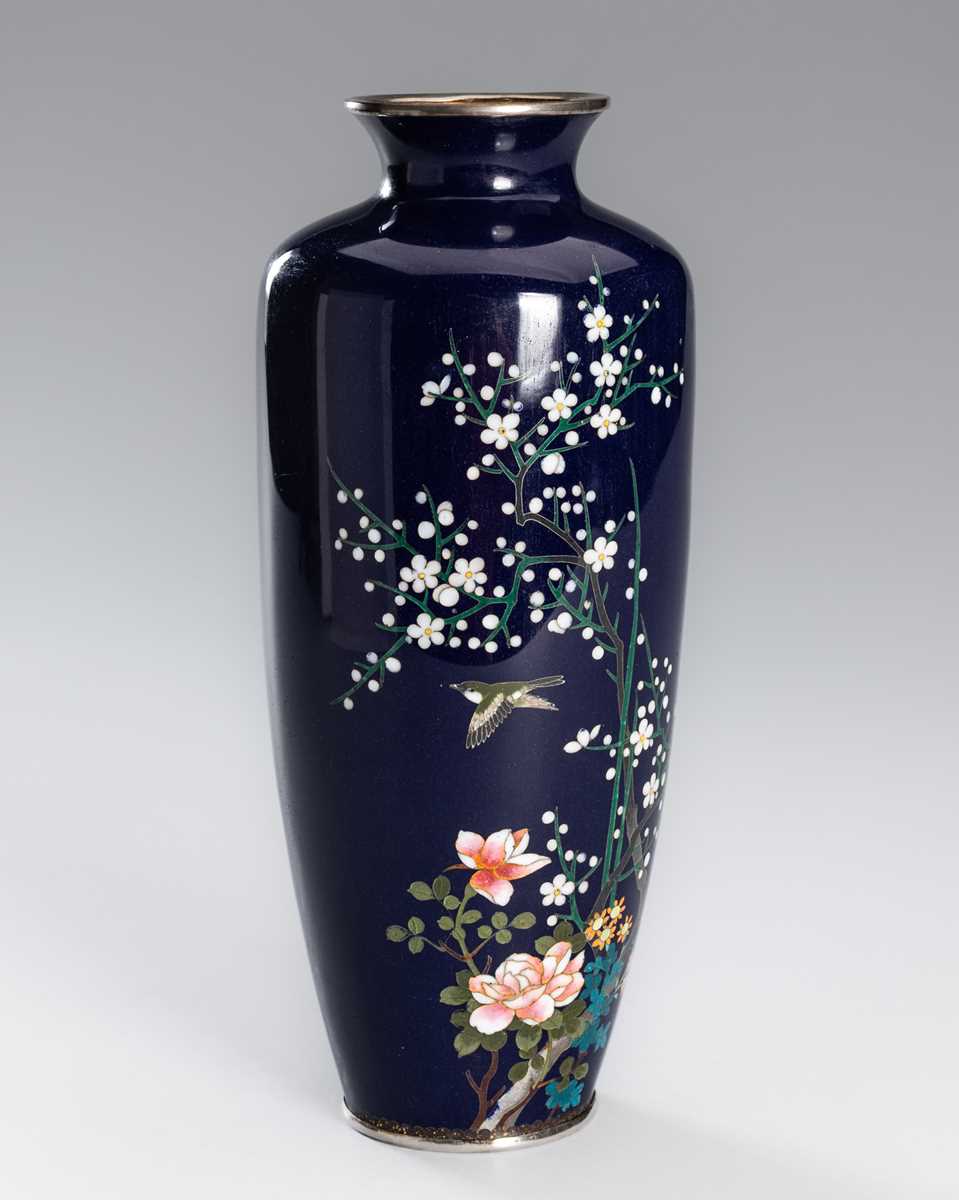 Lot 165 - A MIDNIGHT-BLUE CLOISONNÉ VASE WITH SPARROWS AND SAKURA BLOSSOMS