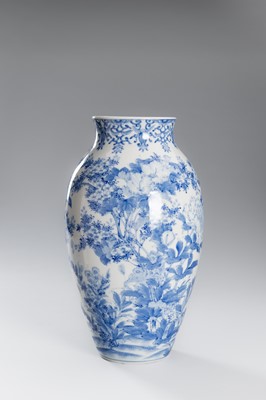Lot 1586 - A BLUE AND WHITE PORCELAIN ‘BIRDS AND FLOWERS’ VASE