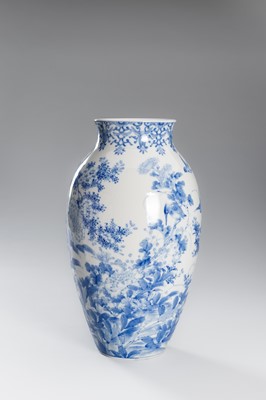 Lot 1586 - A BLUE AND WHITE PORCELAIN ‘BIRDS AND FLOWERS’ VASE