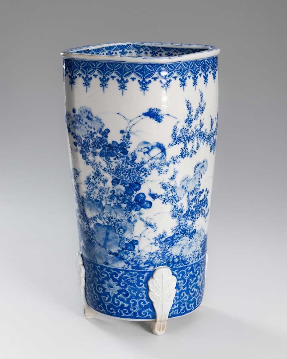 Lot 222 - KATO SAMPEI: A SETO-WARE BLUE AND WHITE PORCELAIN ‘BIRDS AND FLOWERS’ VASE