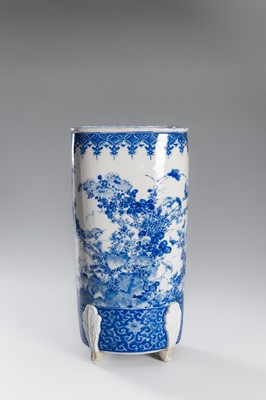Lot 222 - KATO SAMPEI: A SETO-WARE BLUE AND WHITE PORCELAIN ‘BIRDS AND FLOWERS’ VASE