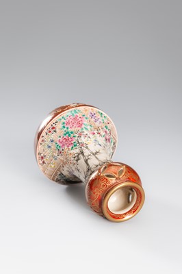 Lot 210 - A FINE SATSUMA PORCELAIN VASE WITH FLOWERS