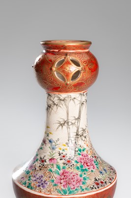 Lot 210 - A FINE SATSUMA PORCELAIN VASE WITH FLOWERS