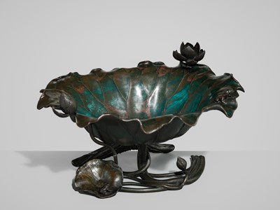 Lot 18 - A ‘LOTUS’ BRONZE BOWL WITH TWO FROGS