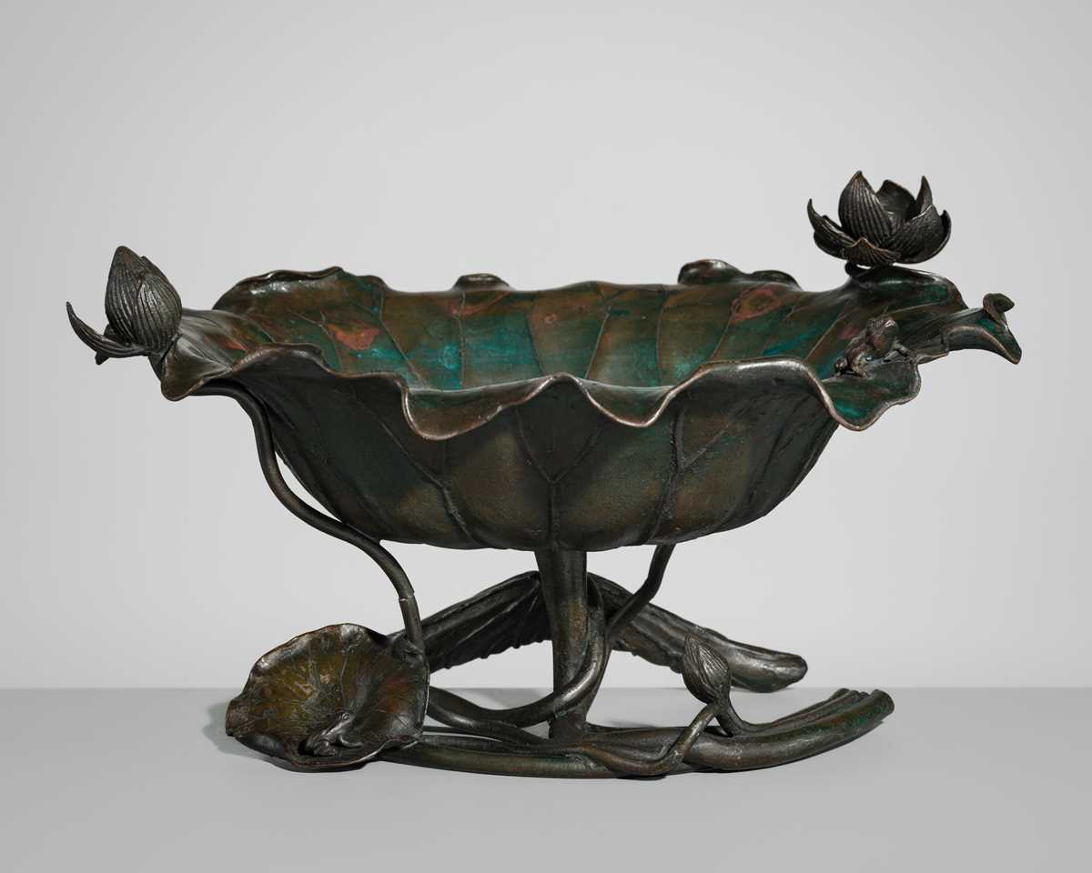 Lot 18 - A ‘LOTUS’ BRONZE BOWL WITH TWO FROGS