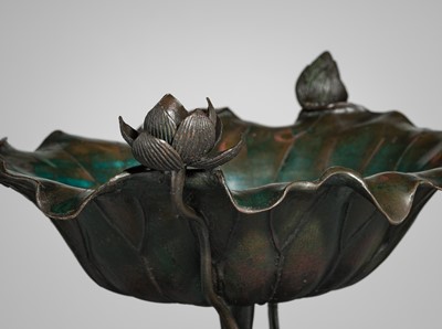 Lot 18 - A ‘LOTUS’ BRONZE BOWL WITH TWO FROGS