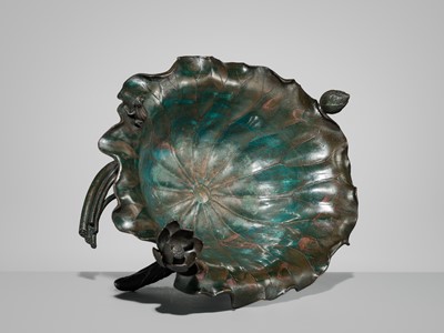 Lot 18 - A ‘LOTUS’ BRONZE BOWL WITH TWO FROGS