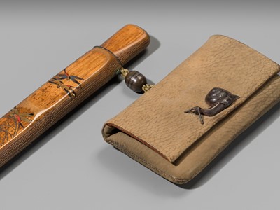 Lot 60 - HOKUSEN: A FINE LEATHER TABAKO-IRE (POUCH) WITH AN IRON SNAIL KANAMONO AND LACQUERED BAMBOO KISERUZUTSU (PIPE CASE)
