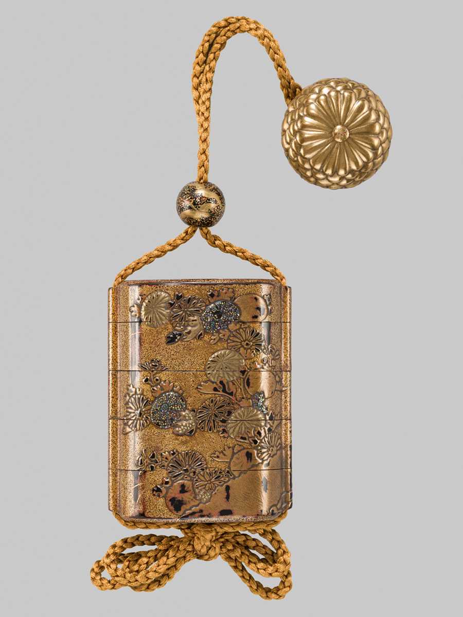 Lot 2 - A FINE FOUR-CASE LACQUER INRO WITH CHRYSANTHEMUMS, WITH EN-SUITE NETSUKE AND OJIME