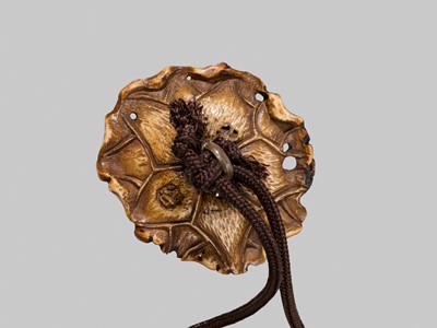 Lot 25 - TOGI: A FINE THREE-CASE LACQUERED KIRI (PAULOWNIA) WOOD INRO