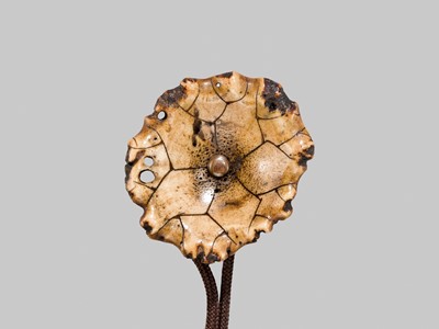 Lot 25 - TOGI: A FINE THREE-CASE LACQUERED KIRI (PAULOWNIA) WOOD INRO