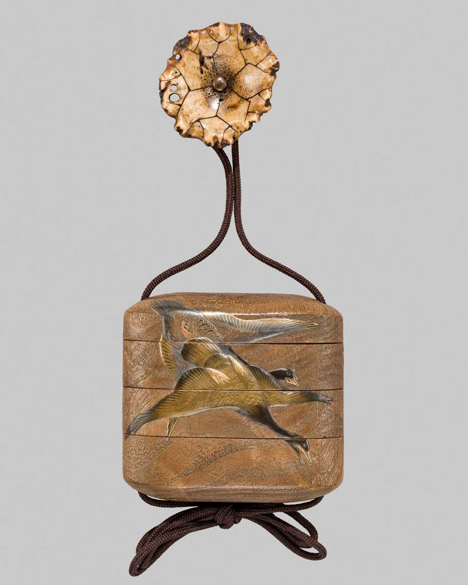 Lot 25 - TOGI: A FINE THREE-CASE LACQUERED KIRI (PAULOWNIA) WOOD INRO