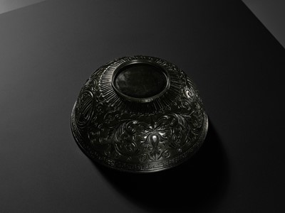 A MUGHAL-STYLE GREEN JADE ‘LOTUS’ BOWL, 18TH CENTURY