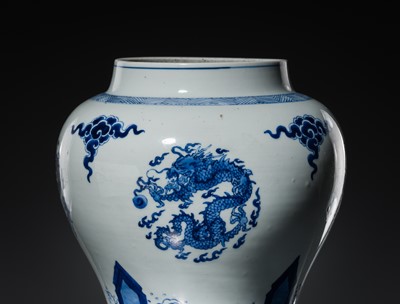 Lot 167 - A BLUE AND WHITE ‘DRAGON’ JAR, KANGXI PERIOD