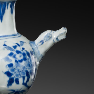 Lot 171 - A BLUE AND WHITE FLATBACK KENDI, TRANSITIONAL PERIOD, FROM THE HATCHER CARGO