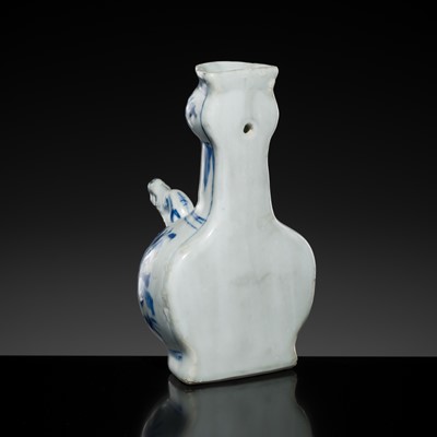 Lot 171 - A BLUE AND WHITE FLATBACK KENDI, TRANSITIONAL PERIOD, FROM THE HATCHER CARGO