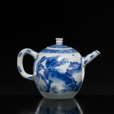 Lot 172 - A BLUE AND WHITE ‘QILIN AND PHOENIX’ TEAPOT AND COVER, TRANSITIONAL PERIOD, FROM THE HATCHER CARGO